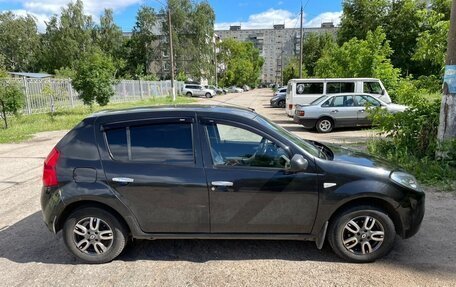 Renault Sandero I, 2014 год, 720 000 рублей, 2 фотография