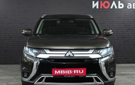 Mitsubishi Outlander III рестайлинг 3, 2019 год, 2 990 000 рублей, 2 фотография