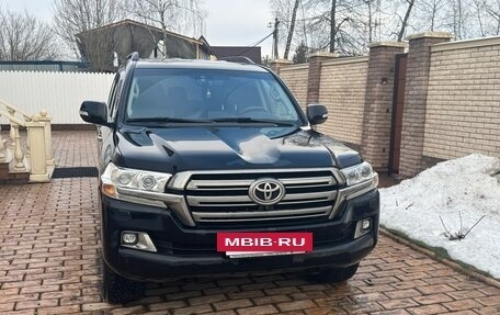 Toyota Land Cruiser 200, 2015 год, 5 650 000 рублей, 2 фотография