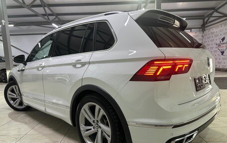 Volkswagen Tiguan II, 2021 год, 3 800 000 рублей, 2 фотография