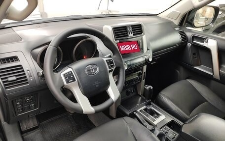 Toyota Land Cruiser Prado 150 рестайлинг 2, 2012 год, 2 899 000 рублей, 10 фотография