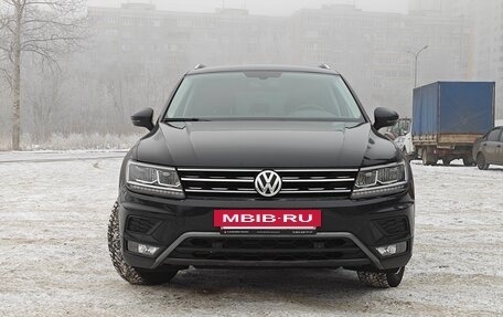 Volkswagen Tiguan II, 2018 год, 2 850 000 рублей, 2 фотография