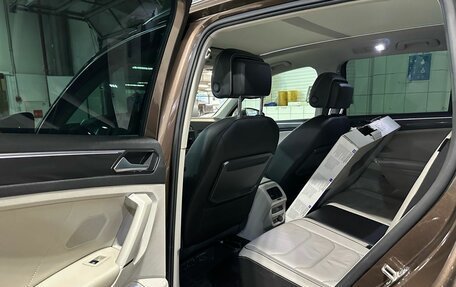 Volkswagen Tiguan II, 2018 год, 3 147 000 рублей, 8 фотография