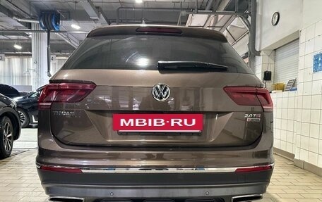 Volkswagen Tiguan II, 2018 год, 3 147 000 рублей, 13 фотография