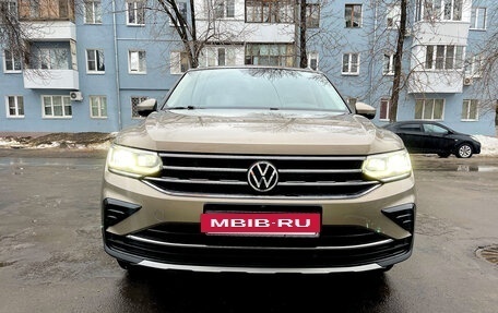 Volkswagen Tiguan II, 2020 год, 3 400 000 рублей, 6 фотография