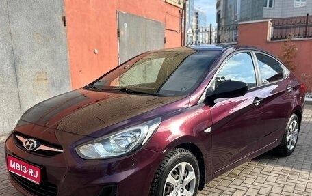 Hyundai Solaris II рестайлинг, 2011 год, 880 000 рублей, 1 фотография