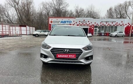 Hyundai Solaris II рестайлинг, 2018 год, 1 100 000 рублей, 1 фотография