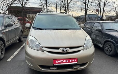 Toyota Sienna II рестайлинг, 2007 год, 1 350 000 рублей, 2 фотография