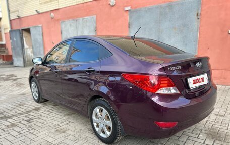 Hyundai Solaris II рестайлинг, 2011 год, 880 000 рублей, 2 фотография