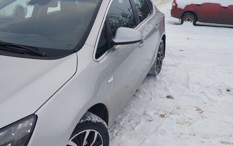 Opel Astra J, 2014 год, 930 000 рублей, 1 фотография