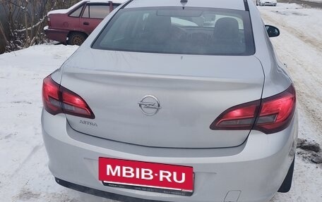 Opel Astra J, 2014 год, 930 000 рублей, 4 фотография