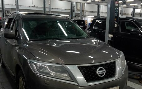 Nissan Pathfinder, 2015 год, 2 100 000 рублей, 2 фотография