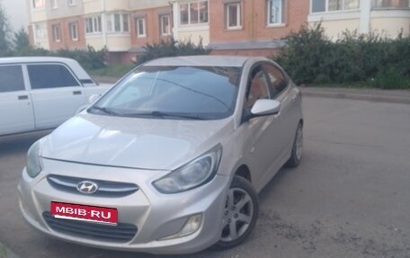 Hyundai Solaris II рестайлинг, 2013 год, 550 000 рублей, 1 фотография