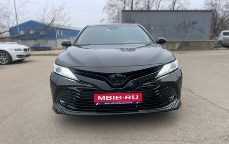 Toyota Camry, 2019 год, 3 000 000 рублей, 1 фотография