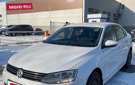 Volkswagen Jetta VI, 2011 год, 850 000 рублей, 2 фотография