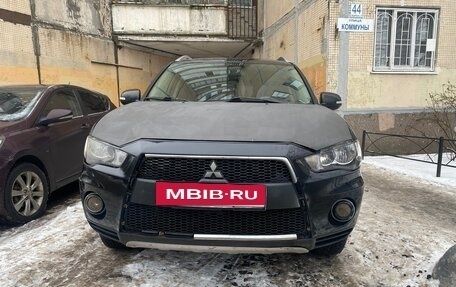 Mitsubishi Outlander III рестайлинг 3, 2010 год, 770 000 рублей, 2 фотография