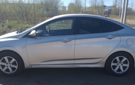 Hyundai Solaris II рестайлинг, 2013 год, 550 000 рублей, 6 фотография