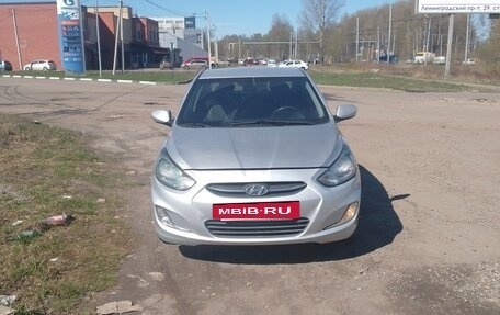 Hyundai Solaris II рестайлинг, 2013 год, 550 000 рублей, 2 фотография