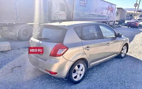 KIA cee'd I рестайлинг, 2011 год, 965 000 рублей, 2 фотография