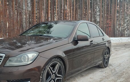 Mercedes-Benz C-Класс, 2013 год, 1 750 000 рублей, 1 фотография