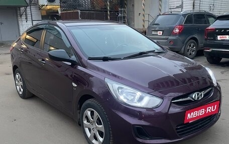 Hyundai Solaris II рестайлинг, 2011 год, 850 000 рублей, 3 фотография