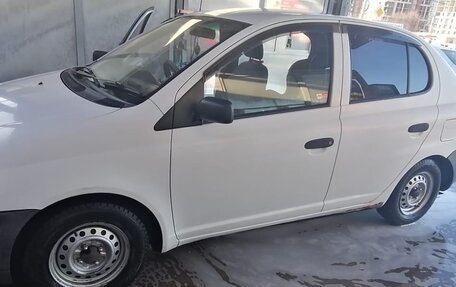 Toyota Platz, 2001 год, 360 000 рублей, 4 фотография