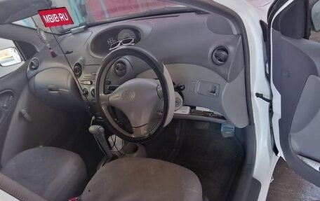 Toyota Platz, 2001 год, 360 000 рублей, 3 фотография