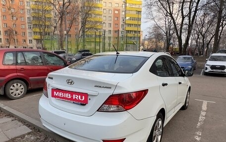 Hyundai Solaris II рестайлинг, 2011 год, 850 000 рублей, 8 фотография