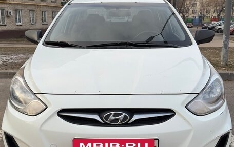 Hyundai Solaris II рестайлинг, 2011 год, 850 000 рублей, 13 фотография