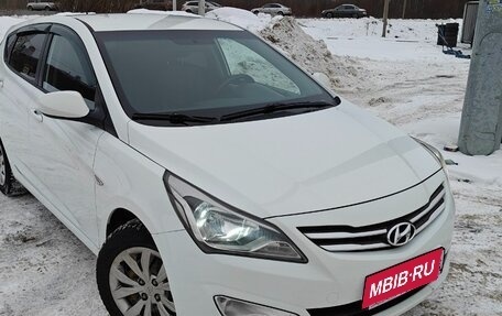 Hyundai Solaris II рестайлинг, 2015 год, 920 000 рублей, 1 фотография