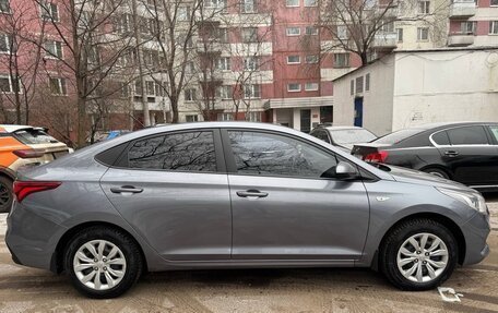 Hyundai Solaris II рестайлинг, 2018 год, 1 200 000 рублей, 2 фотография