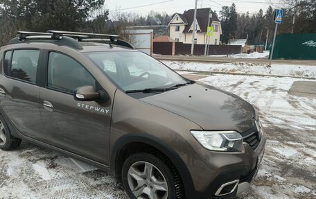 Renault Sandero II рестайлинг, 2019 год, 1 500 000 рублей, 3 фотография