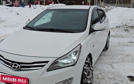 Hyundai Solaris II рестайлинг, 2015 год, 920 000 рублей, 3 фотография