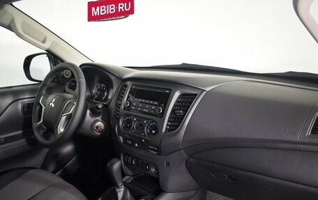 Mitsubishi L200 IV рестайлинг, 2024 год, 6 200 000 рублей, 8 фотография