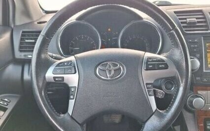 Toyota Highlander III, 2011 год, 2 250 000 рублей, 11 фотография