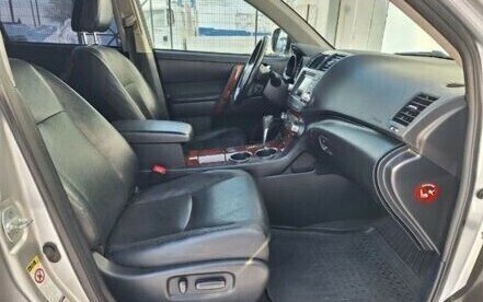 Toyota Highlander III, 2011 год, 2 250 000 рублей, 16 фотография