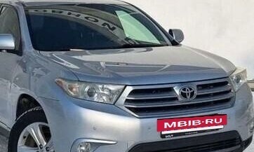 Toyota Highlander III, 2011 год, 2 250 000 рублей, 7 фотография