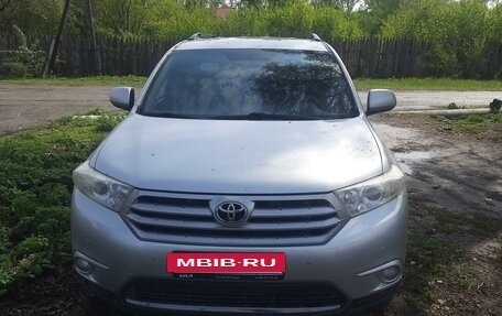 Toyota Highlander III, 2011 год, 2 250 000 рублей, 23 фотография