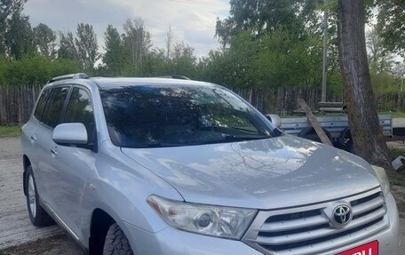 Toyota Highlander III, 2011 год, 2 250 000 рублей, 29 фотография
