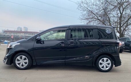 Toyota Sienta II, 2019 год, 1 810 000 рублей, 4 фотография