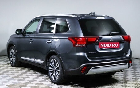 Mitsubishi Outlander III рестайлинг 3, 2021 год, 2 836 240 рублей, 7 фотография