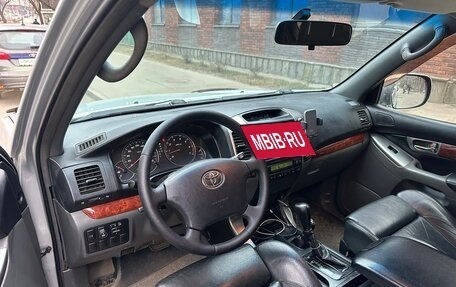 Toyota Land Cruiser Prado 120 рестайлинг, 2005 год, 1 620 000 рублей, 9 фотография