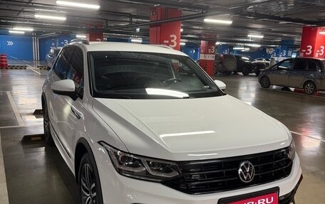 Volkswagen Tiguan II, 2021 год, 4 400 000 рублей, 1 фотография