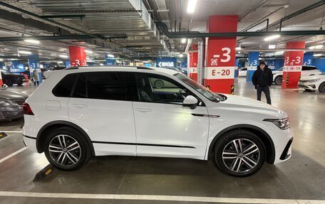 Volkswagen Tiguan II, 2021 год, 4 400 000 рублей, 3 фотография