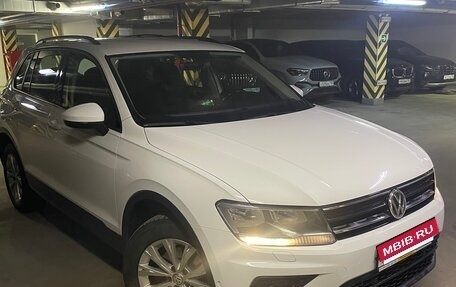 Volkswagen Tiguan II, 2018 год, 2 250 000 рублей, 2 фотография