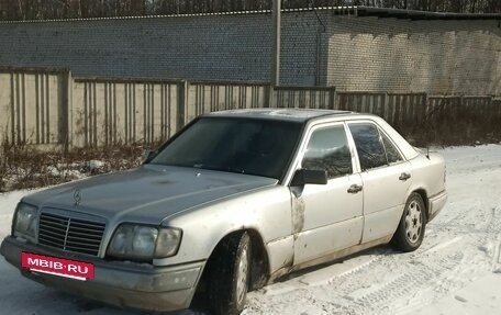 Mercedes-Benz E-Класс, 1994 год, 300 000 рублей, 4 фотография