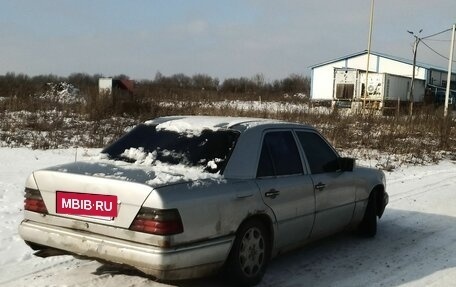 Mercedes-Benz E-Класс, 1994 год, 300 000 рублей, 9 фотография