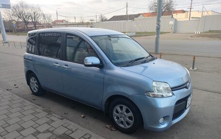 Toyota Sienta I, 2011 год, 1 200 000 рублей, 4 фотография