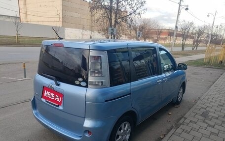 Toyota Sienta I, 2011 год, 1 200 000 рублей, 2 фотография