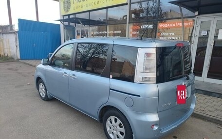 Toyota Sienta I, 2011 год, 1 200 000 рублей, 3 фотография